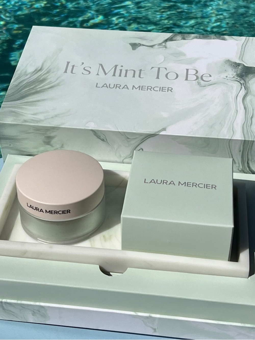 laura mercier Mint Green Setting Powder